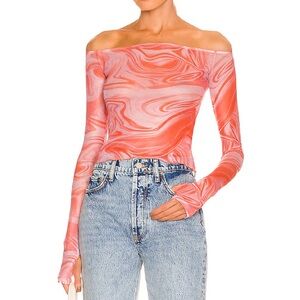 superdown Emmie Off-Shoulder Swirl Top